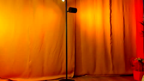 Snapshot of aishaaya chatting on March 7, 11:27 pm Lora online show from March 7, 11:27 pm