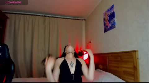Aisha online show from June 9, 11:05 pm