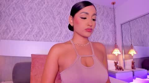 Snapshot of aishapeyton chatting on November 19, 2:39 pm Aisha online show from November 19, 2:39 pm