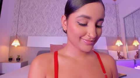 Snapshot of aishapeyton chatting on December 2, 4:35 pm Aisha online show from December 2, 4:35 pm