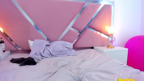 Snapshot of aisharodgers00 chatting on December 17, 11:27 pm Aisha Rodgers online show from December 17, 11:27 pm