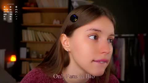 Snapshot of aislyfarran chatting on November 28, 1:19 am Aliza online show from November 28, 1:19 am