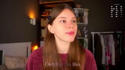 Snapshot of aislyfarran chatting on December 2, 1:33 am Aliza online show from December 2, 1:33 am