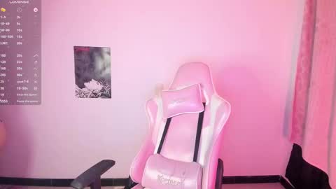 Snapshot of aissen__star chatting on March 11, 10:53 pm Mar online show from March 11, 10:53 pm