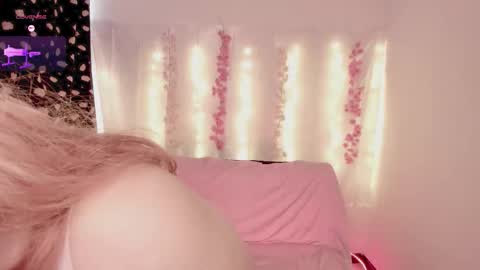 Snapshot of aissen__star chatting on December 2, 6:58 pm Mar online show from December 2, 6:58 pm