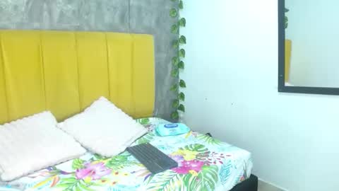 Snapshot of aitanagilcm chatting on November 4, 12:21 am Danitsa online show from November 4, 12:21 am