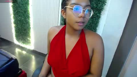 Snapshot of aitanav chatting on June 15, 2:47 am Aitana online show from June 15, 2:47 am