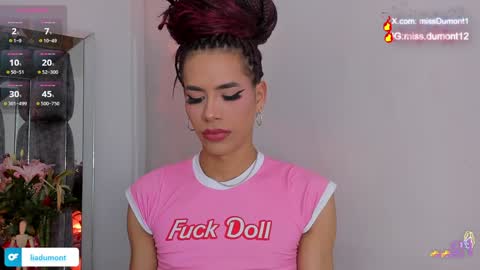 Queen Dumont   online show from December 6, 12:12 am