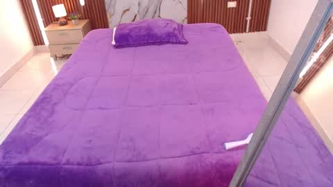 Snapshot of aixa_shaw chatting on November 2, 12:29 pm AIXA online show from November 2, 12:29 pm