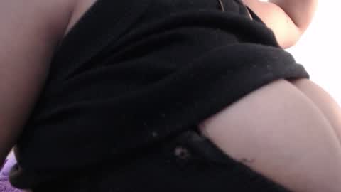 Snapshot of aixa_shaw chatting on November 21, 12:37 pm AIXA online show from November 21, 12:37 pm