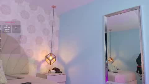 AIXA online show from October 18, 7:58 pm