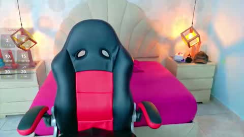 AIXA online show from November 28, 7:49 pm