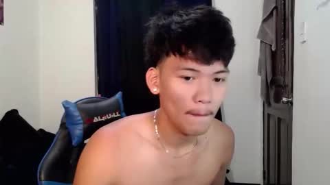 aj_daksxx online show from May 1, 6:34 pm