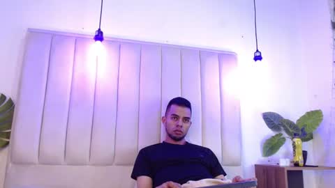 Snapshot of aji_golds chatting on June 19, 8:01 pm aji_golds online show from June 19, 8:01 pm