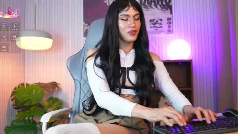 Snapshot of akame_s chatting on March 10, 12:07 am             online show from March 10, 12:07 am