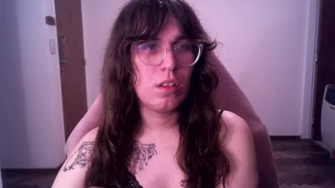 Snapshot of akamedolle chatting on November 3, 5:52 am Veronica Akame 3 online show from November 3, 5:52 am