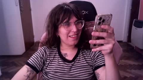 Snapshot of akamedolle chatting on November 5, 3:39 am Veronica Akame 3 online show from November 5, 3:39 am