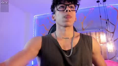 akazaboy online show from September 15, 8:09 pm