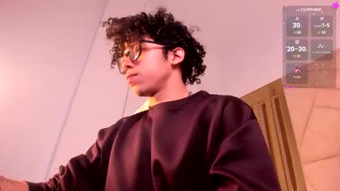 akazaboy online show from June 25, 5:23 am