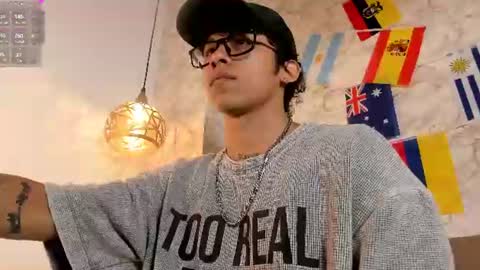 akazaboy online show from June 26, 5:34 am