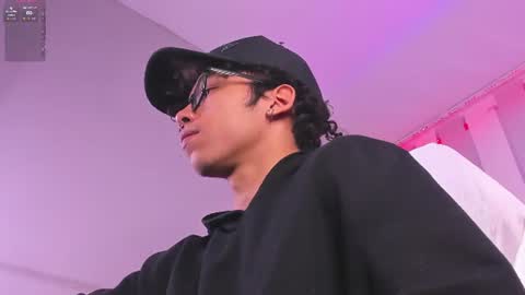akazaboy online show from June 30, 4:57 am