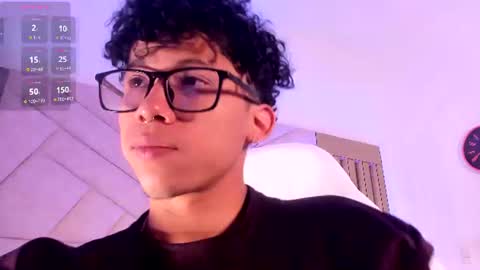 akazaboy online show from July 14, 4:39 am