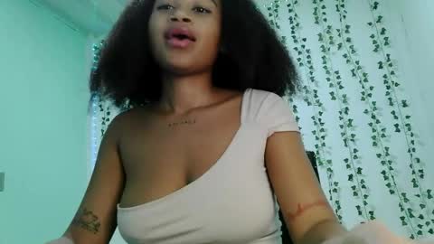 Snapshot of akemy_saunderz chatting on May 26, 2:51 am akemy_saunderz online show from May 26, 2:51 am