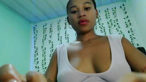Snapshot of akemy_saunderz chatting on June 4, 3:01 am akemy_saunderz online show from June 4, 3:01 am