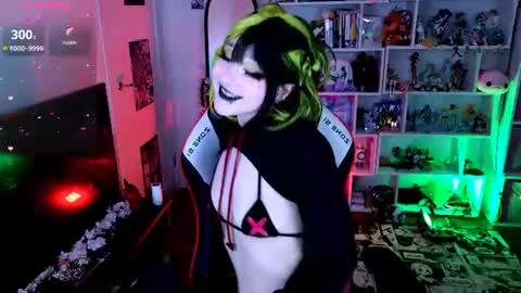 Aki online show from July 28, 7:39 pm