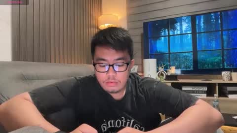 Snapshot of akihiro_morningstar chatting on April 26, 7:55 pm Dave online show from April 26, 7:55 pm