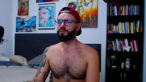 Snapshot of akiles_r chatting on October 23, 11:14 pm akiles online show from October 23, 11:14 pm