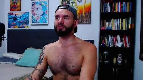 Snapshot of akiles_r chatting on October 27, 11:09 pm akiles online show from October 27, 11:09 pm