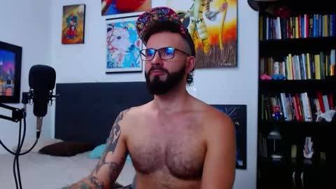 Snapshot of akiles_r chatting on November 6, 11:37 pm akiles online show from November 6, 11:37 pm