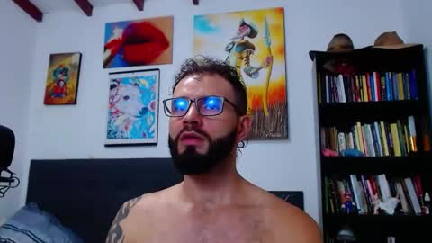 Snapshot of akiles_r chatting on November 19, 11:05 pm akiles online show from November 19, 11:05 pm