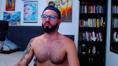 Snapshot of akiles_r chatting on November 20, 10:09 pm akiles online show from November 20, 10:09 pm