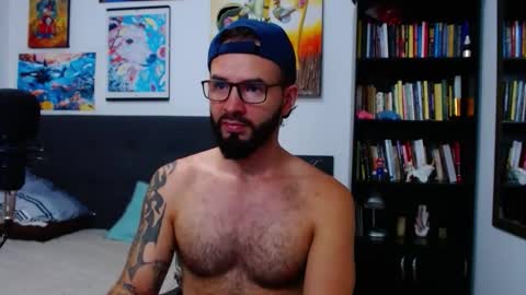 Snapshot of akiles_r chatting on November 25, 11:05 pm akiles online show from November 25, 11:05 pm