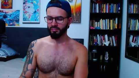 Snapshot of akiles_r chatting on November 26, 11:06 pm akiles online show from November 26, 11:06 pm