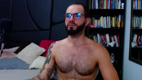 Snapshot of akiles_r chatting on December 16, 10:59 pm akiles online show from December 16, 10:59 pm