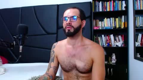 akiles online show from January 8, 11:40 pm