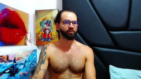 akiles online show from June 18, 12:11 am