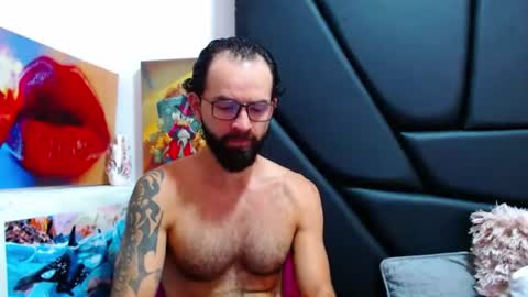 akiles online show from June 22, 11:46 pm