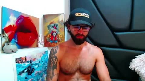 akiles online show from August 4, 12:03 am