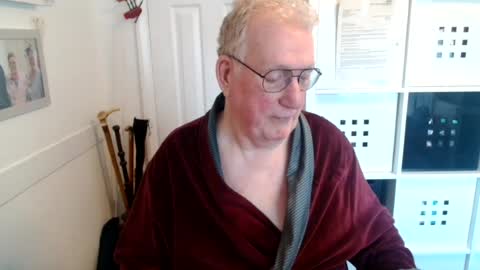 Snapshot of akiltedman42 chatting on July 12, 12:18 pm akiltedman online show from July 12, 12:18 pm