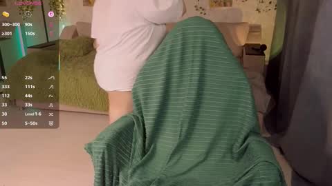 Aki online show from October 24, 1:29 pm