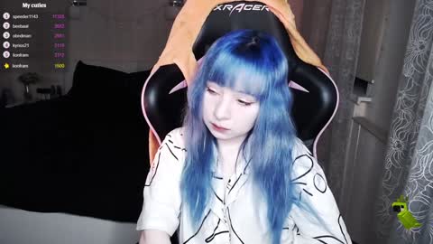 akirahartyx online show from February 6, 1:54 pm