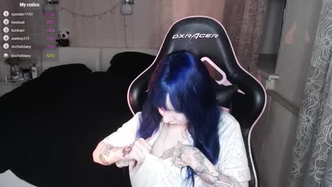 akirahartyx online show from February 5, 3:27 pm