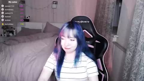 akirahartyx online show from March 15, 4:13 pm