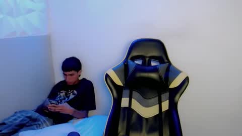 Akyra latin online show from February 17, 3:19 pm