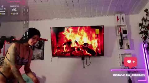 Snapshot of alaia_asuka chatting on October 3, 1:02 am Alaia online show from October 3, 1:02 am