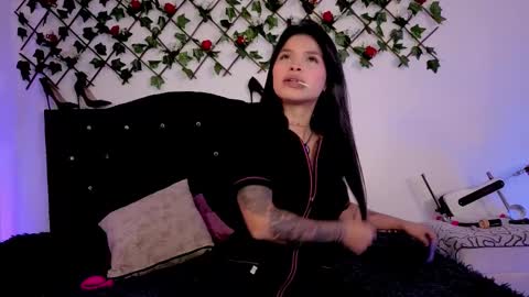 Snapshot of alaia_asuka chatting on February 11, 1:43 am Alaia online show from February 11, 1:43 am